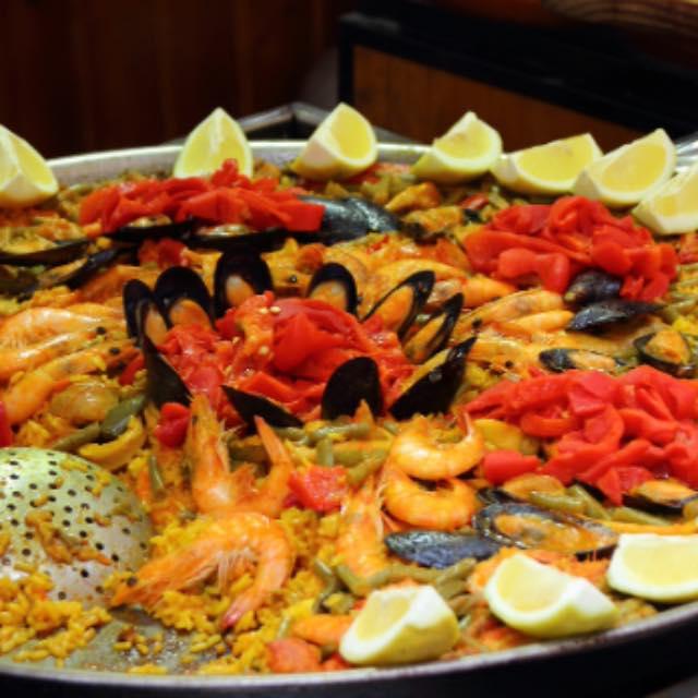 西餐里除了西班牙海鲜饭还有哪些菜品是以米饭为重点主食的呢？