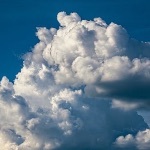 人类活动对地球影响几乎可以忽略不计，现在的极端天气不过是地球正常的运行周期，是这样吗?