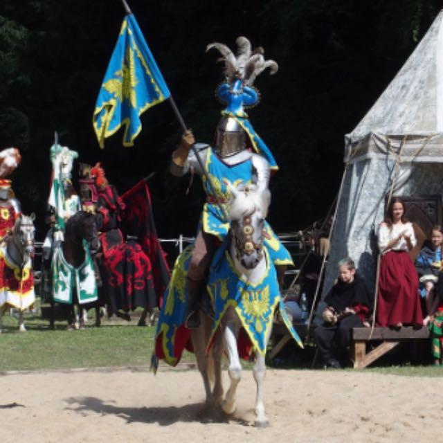 日本武士盔甲为何如此夸张？