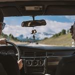 你认为城市道路上最危险的驾驶行为是什么？