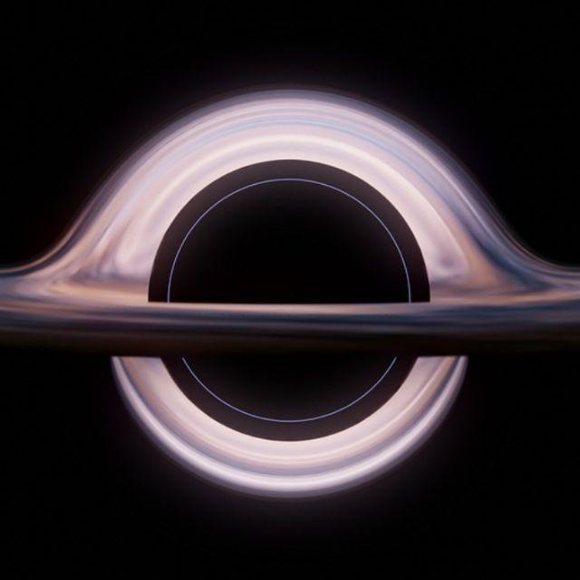 在距黑洞视界线 1 米的地方向黑洞内伸一根 2 米长的棍子会怎样？