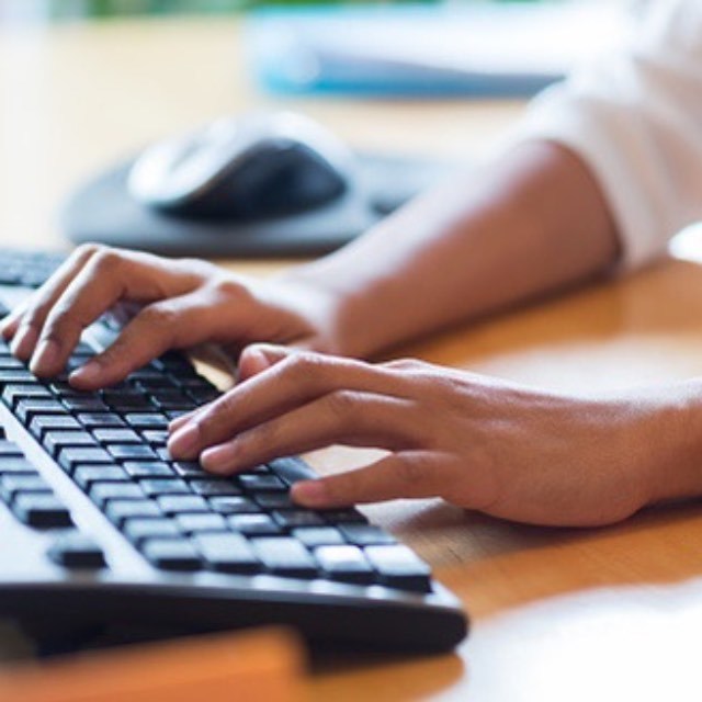 除了打字机键盘布局，还有哪些东西当初是为降低运行效率而设计的？