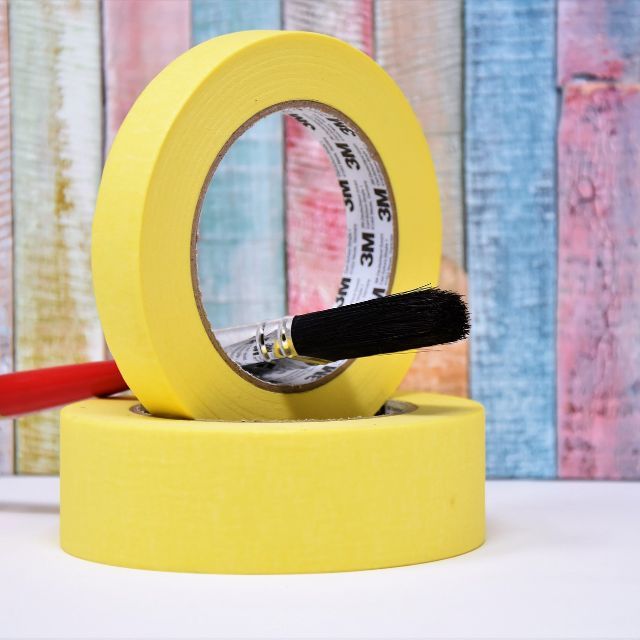 在拉开透明胶带时，为什么慢速拉开的部分会出现条状不透明带，而快速拉开的部分就是透明的?