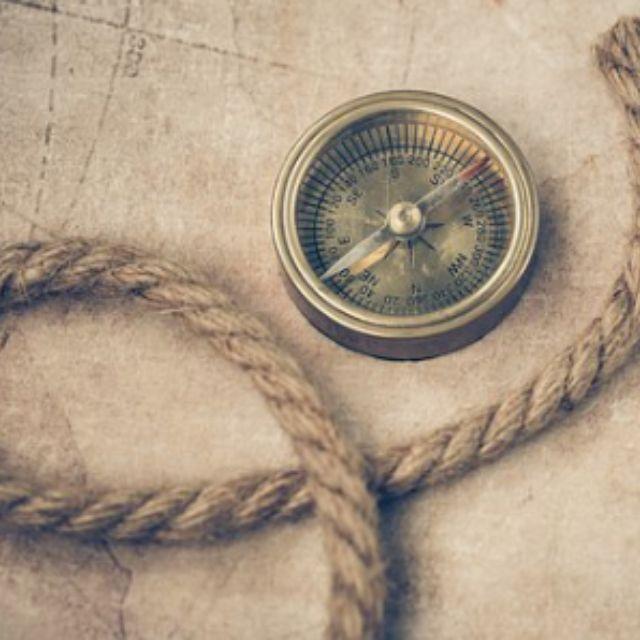 假设有一根一光年长的绳子，在不考虑摇力的情况下，我从一端摇绳子，另一端会马上有受力现象吗？