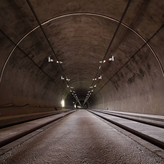 隧道是怎么建成的？