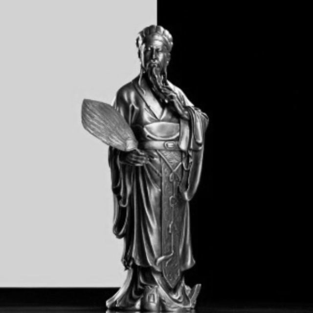 为什么诸葛亮的历史地位如此之高？