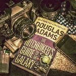 在电影的创作过程中「美术指导」的工作职责是什么？他们具体需要帮助剧组完成什么工作？