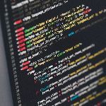 程序员看剧的时候，如果看到有敲代码页面，会暂停看代码吗？